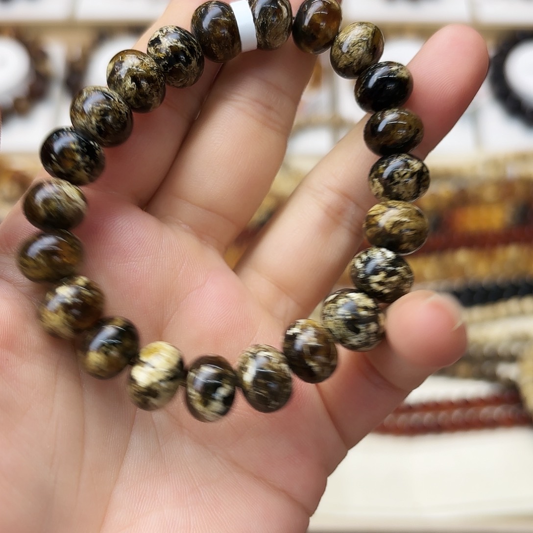 琥珀未镶嵌裸石十一