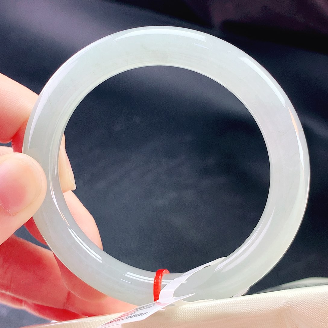 未镶嵌手镯（圆镯）翡翠54圈