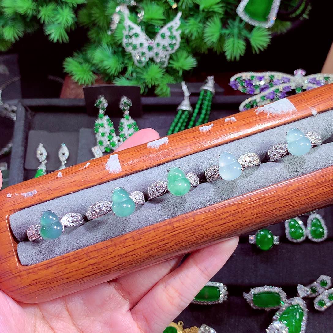 颈饰未镶嵌翡翠多样性发其一