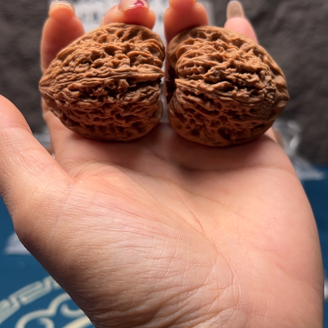 圆***。文玩核桃把件南疆40虚尖
