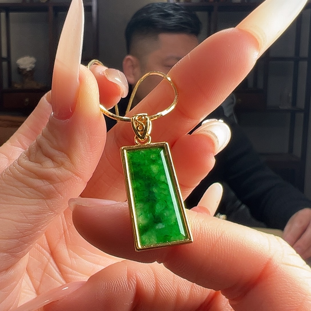 娜***@翡翠银S925镶嵌吊坠(赠链)吊坠赠链