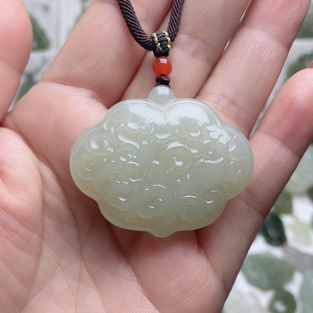 和田玉颈饰18K金镶嵌