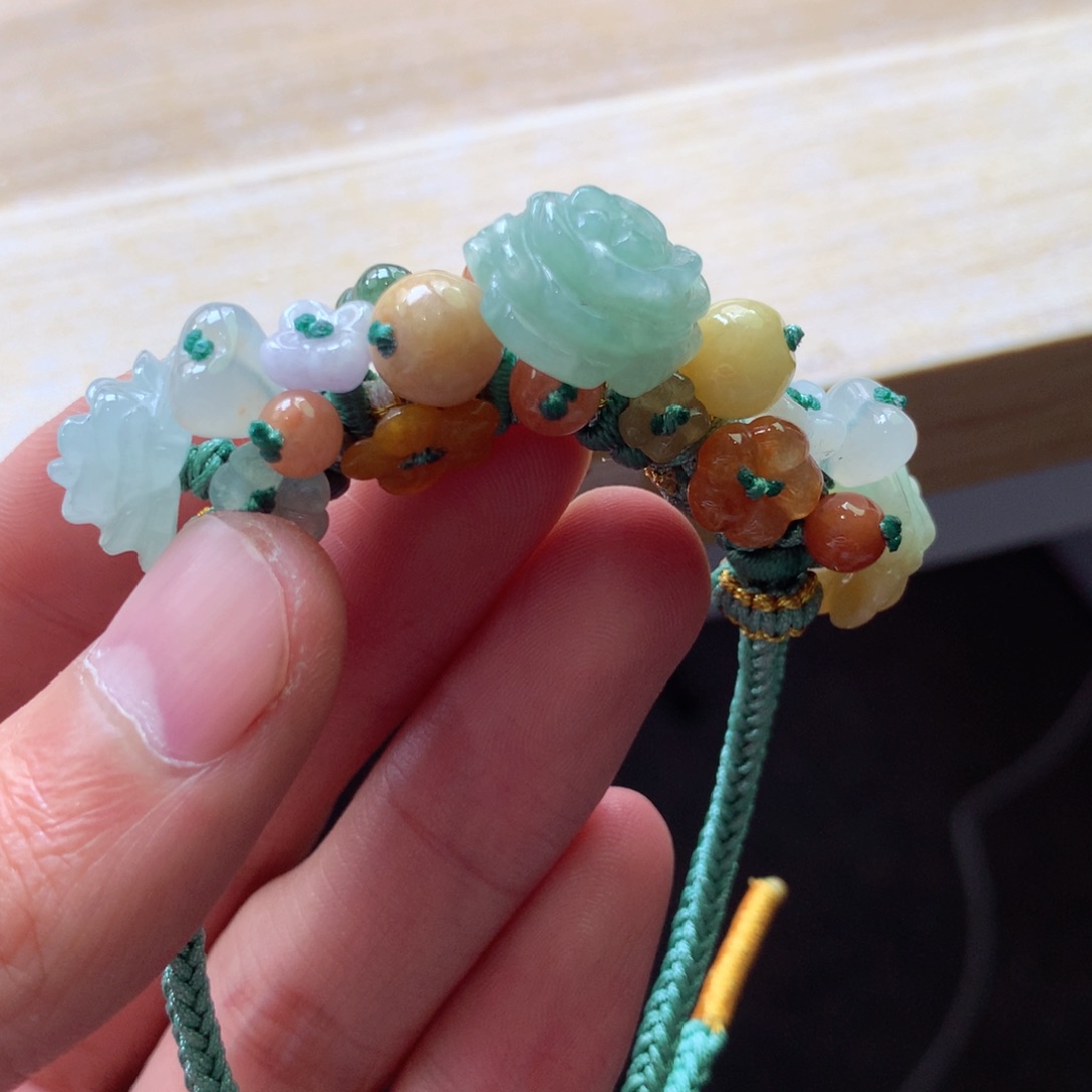 翡翠颈饰未镶嵌吊坠