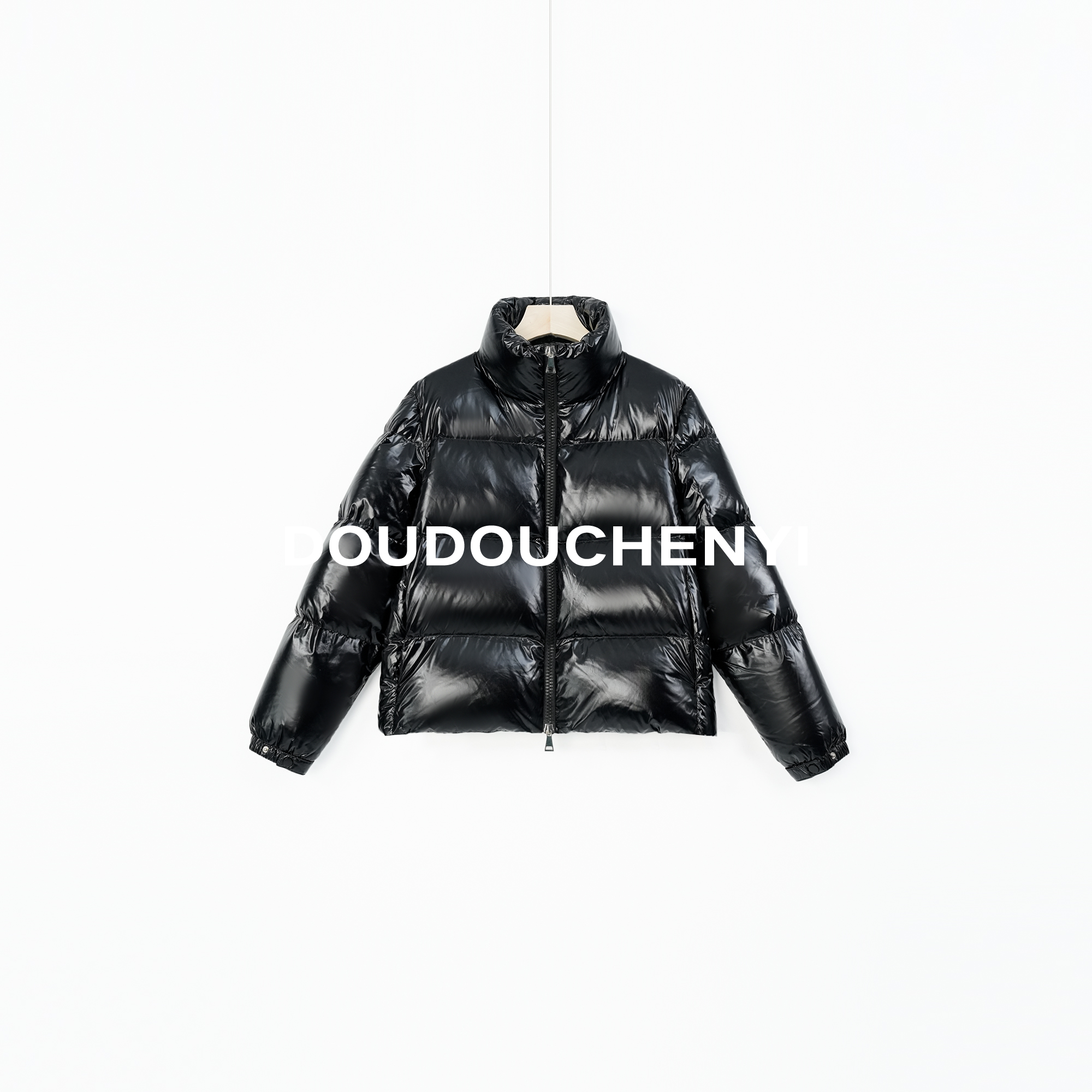 【DOUDOUCHENYI】短款休闲亮面鹅绒服黑色冬季保暖-23C29757
