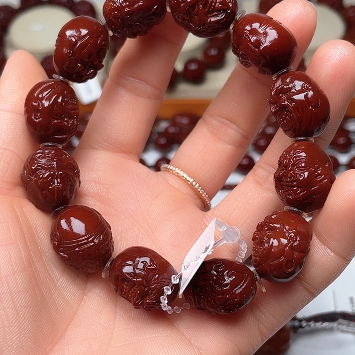 橄榄核手串白**上包浆玉化