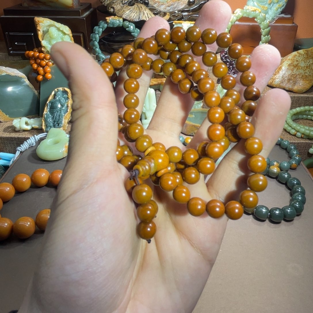 透闪石质玉108 卡8 皮未镶嵌