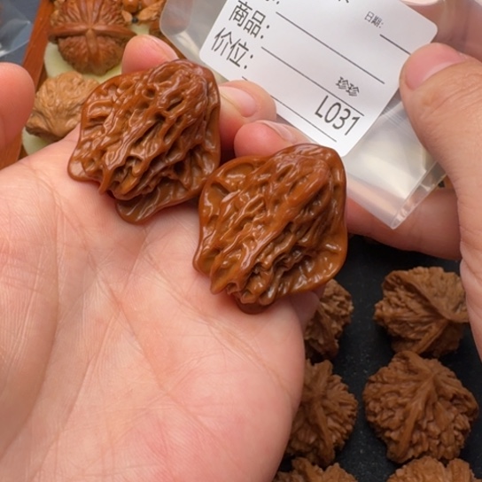 阿***@桃核把件富贵吉祥鸟