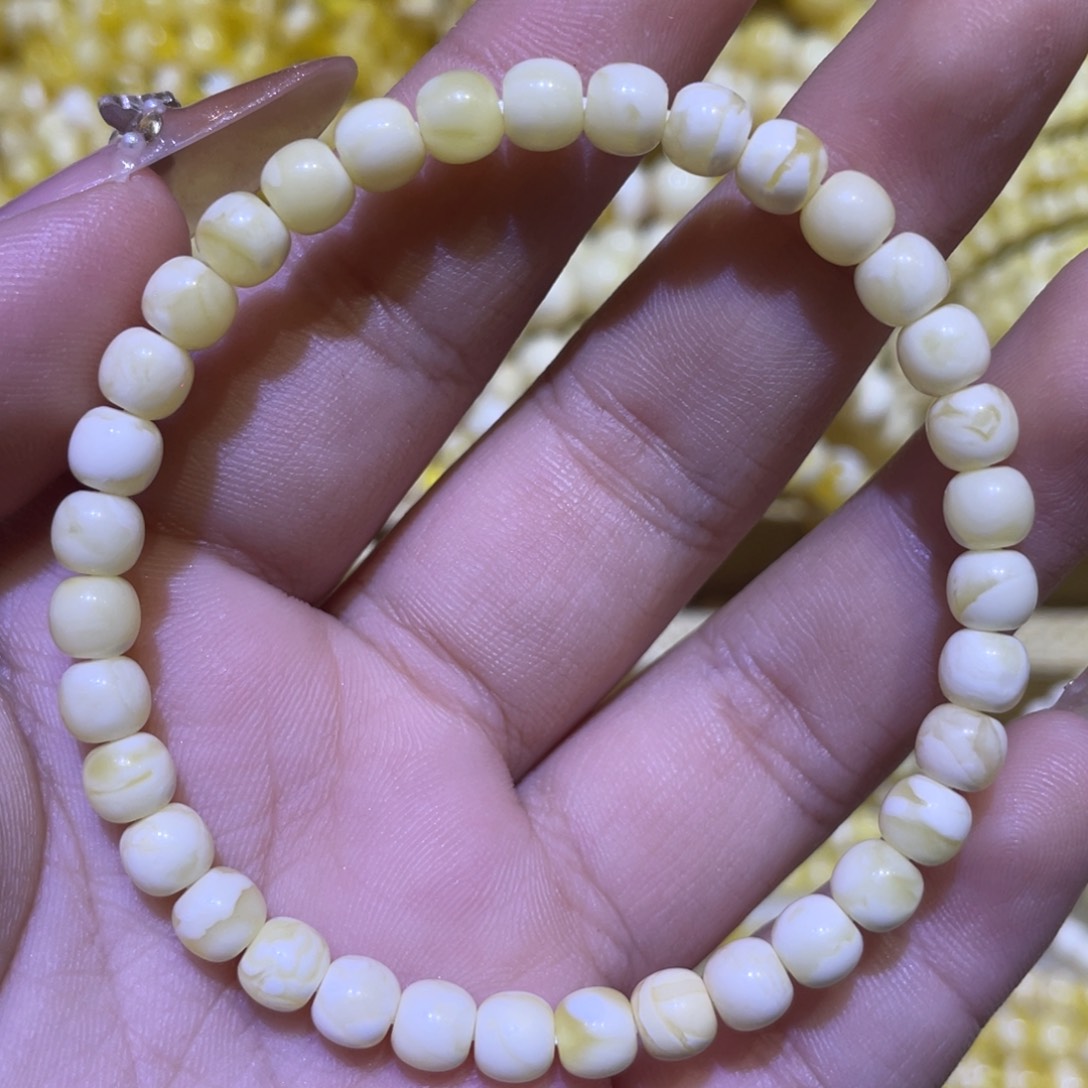 手绳琥珀未镶嵌5.5m