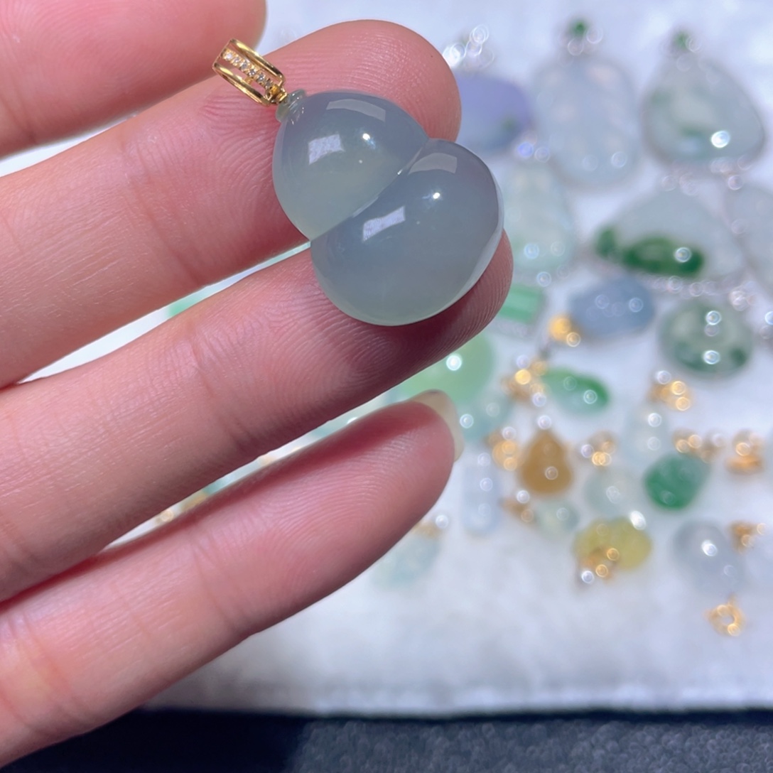 颈饰18K金镶嵌翡翠翡翠