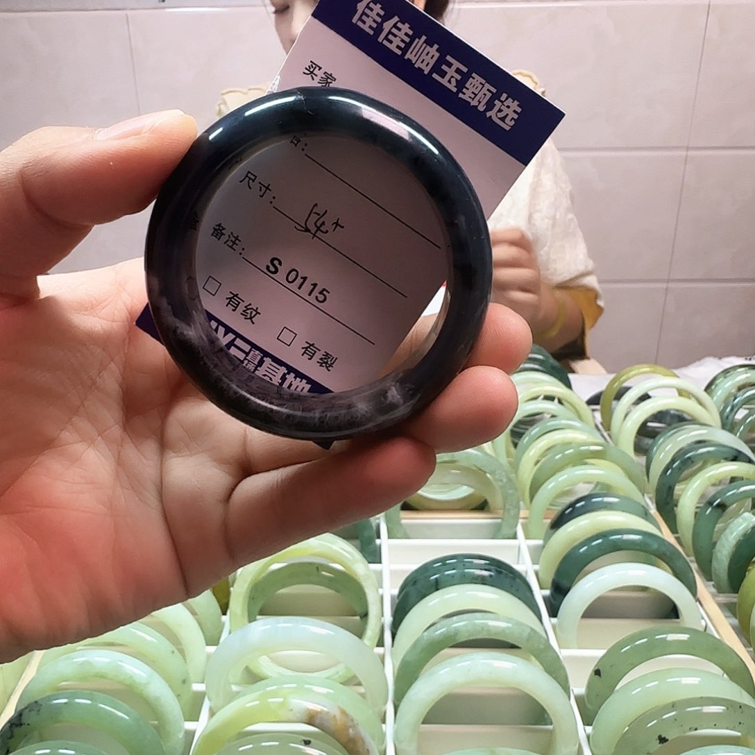 蛇纹石玉手镯未镶嵌s 0116