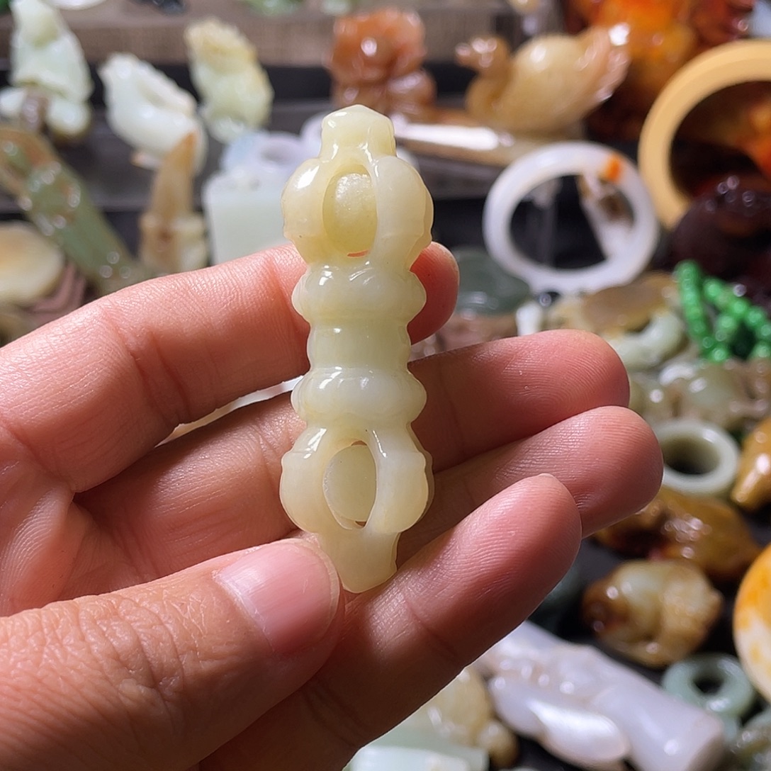 西***山和田玉（糖玉）未镶嵌颈饰