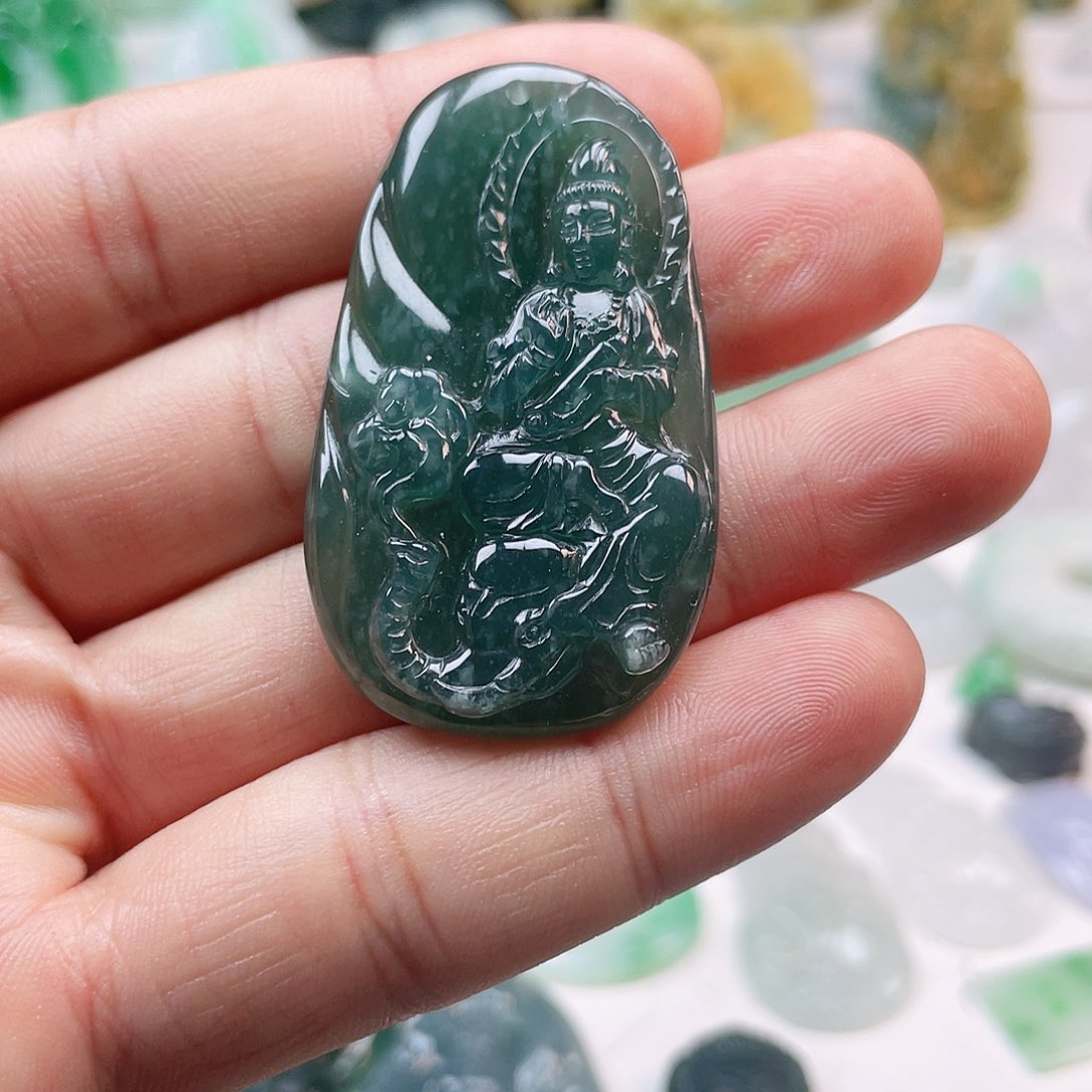 翡翠颈饰未镶嵌普贤