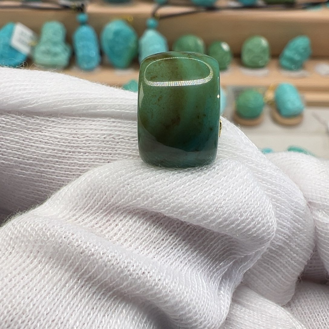 绿松石配饰未镶嵌