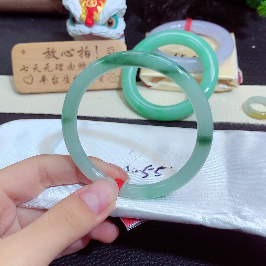 翡翠未镶嵌手镯520