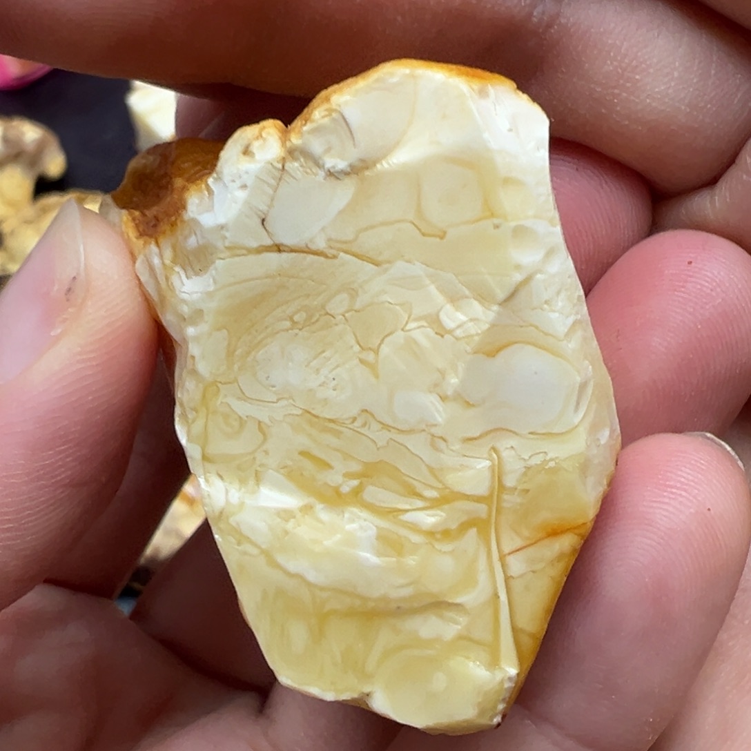 定制琥珀未镶嵌蜜蜡