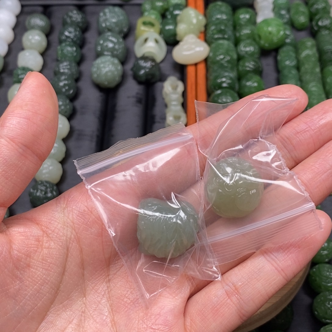 和田玉未镶嵌颈饰烈****?