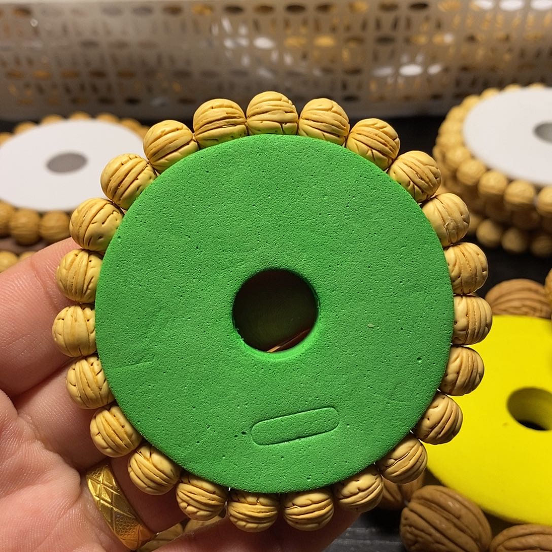 庚***午桃核吊坠野生桃核小金豆