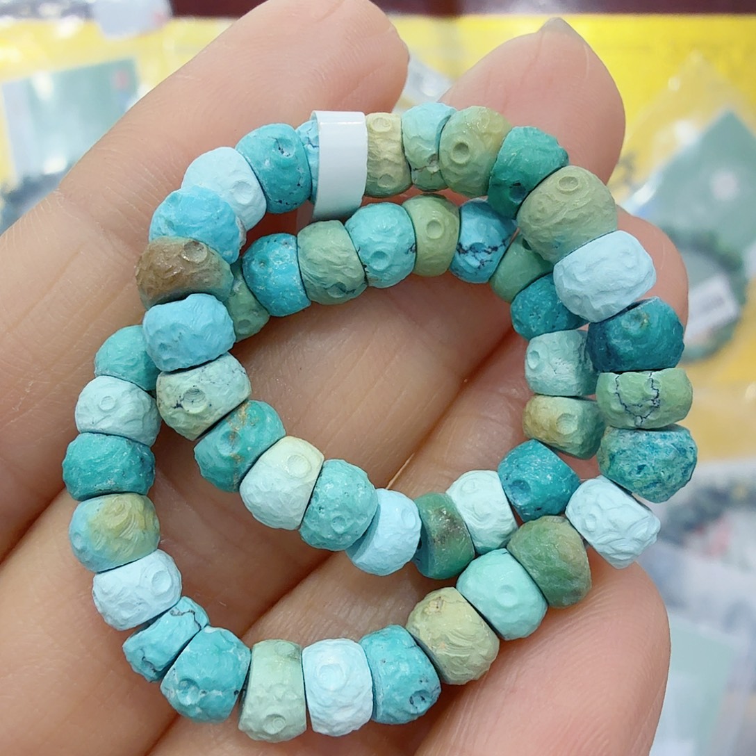 绿松石未镶嵌珠宝奇石