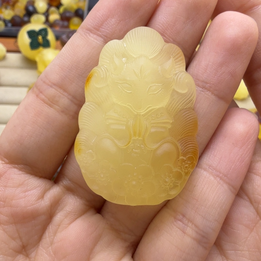 琥珀未镶嵌珠宝奇石