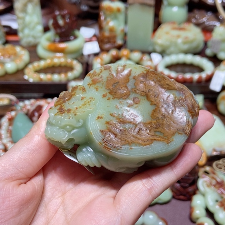 岫岩河磨玉（透闪石质玉）把件未镶嵌