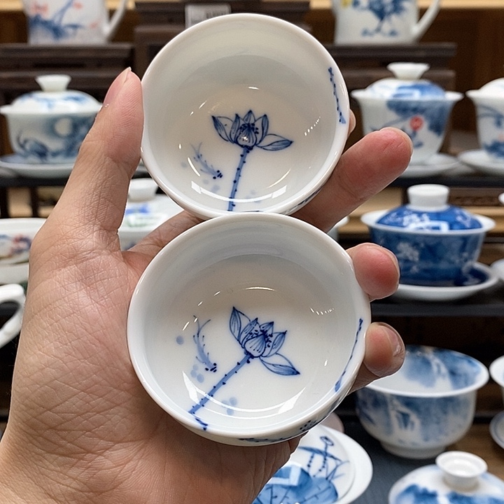 手绘2个装荷花内外绘杯子60cc釉下彩微瑕福利款