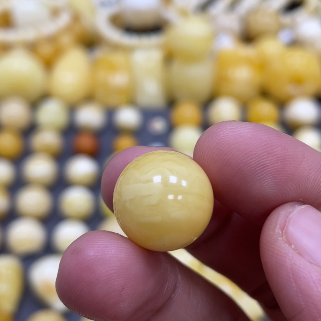 蜜蜡未镶嵌裸石15.3mm浓蜡