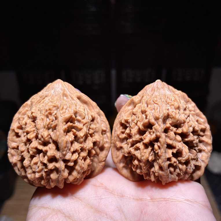 精品盘玩文玩核桃满天星狮子头手把件