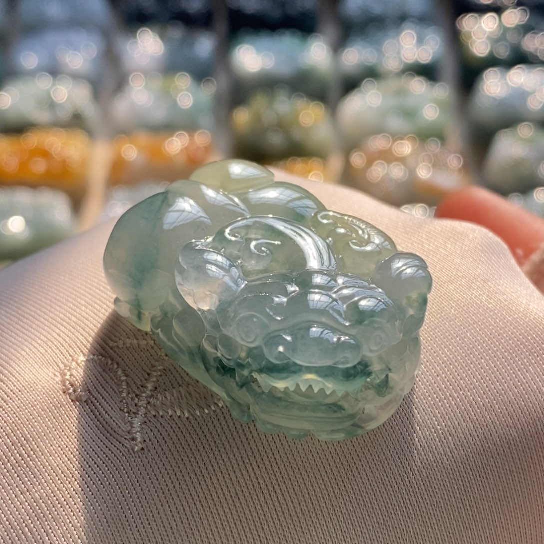 翡翠未镶嵌颈饰天然翡翠貔貅吊坠