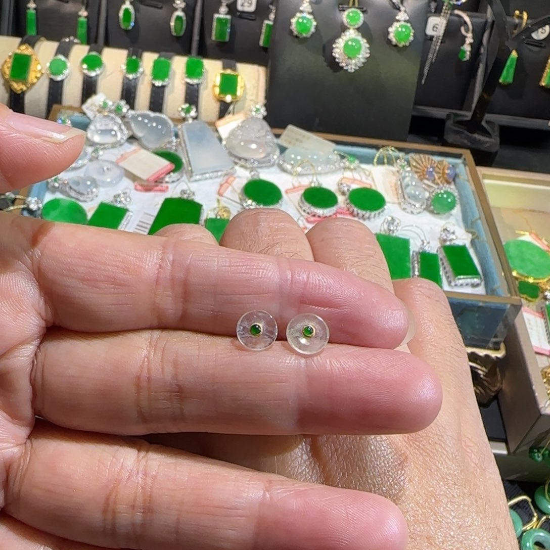 翡翠18K金镶嵌颈饰耳钉