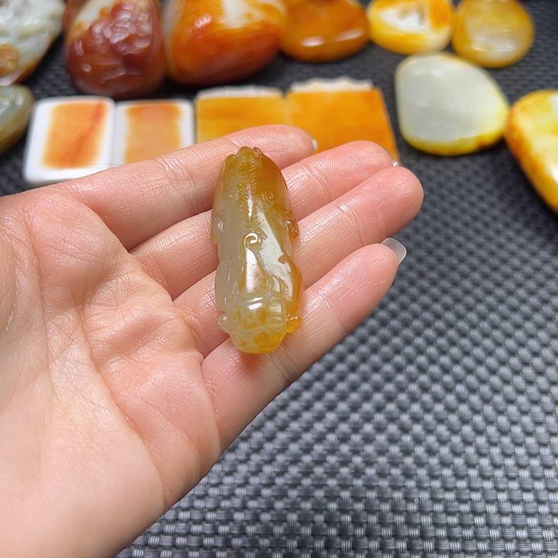 和田玉挂件未镶嵌