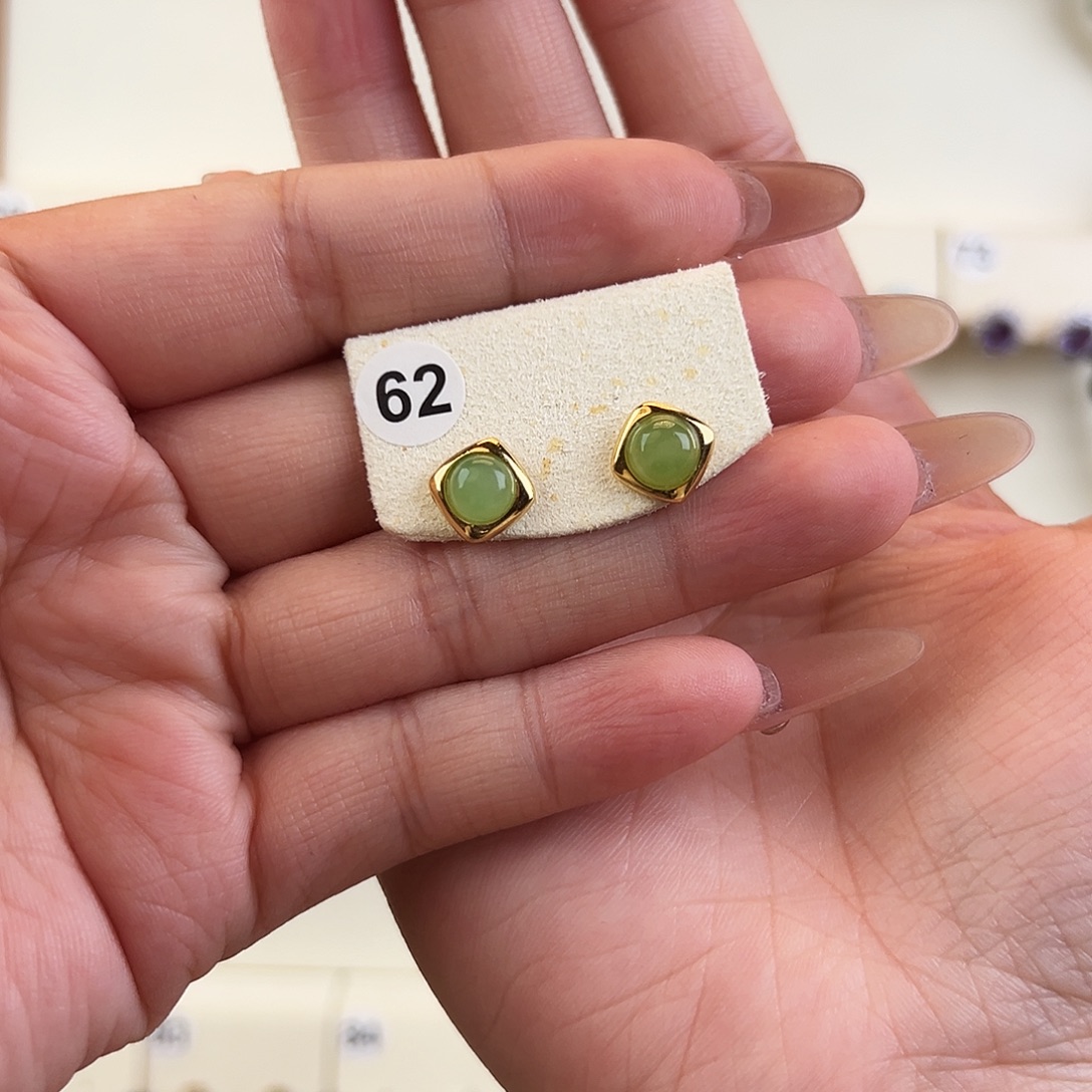 妙***琳和田玉未镶嵌吊坠(赠链)