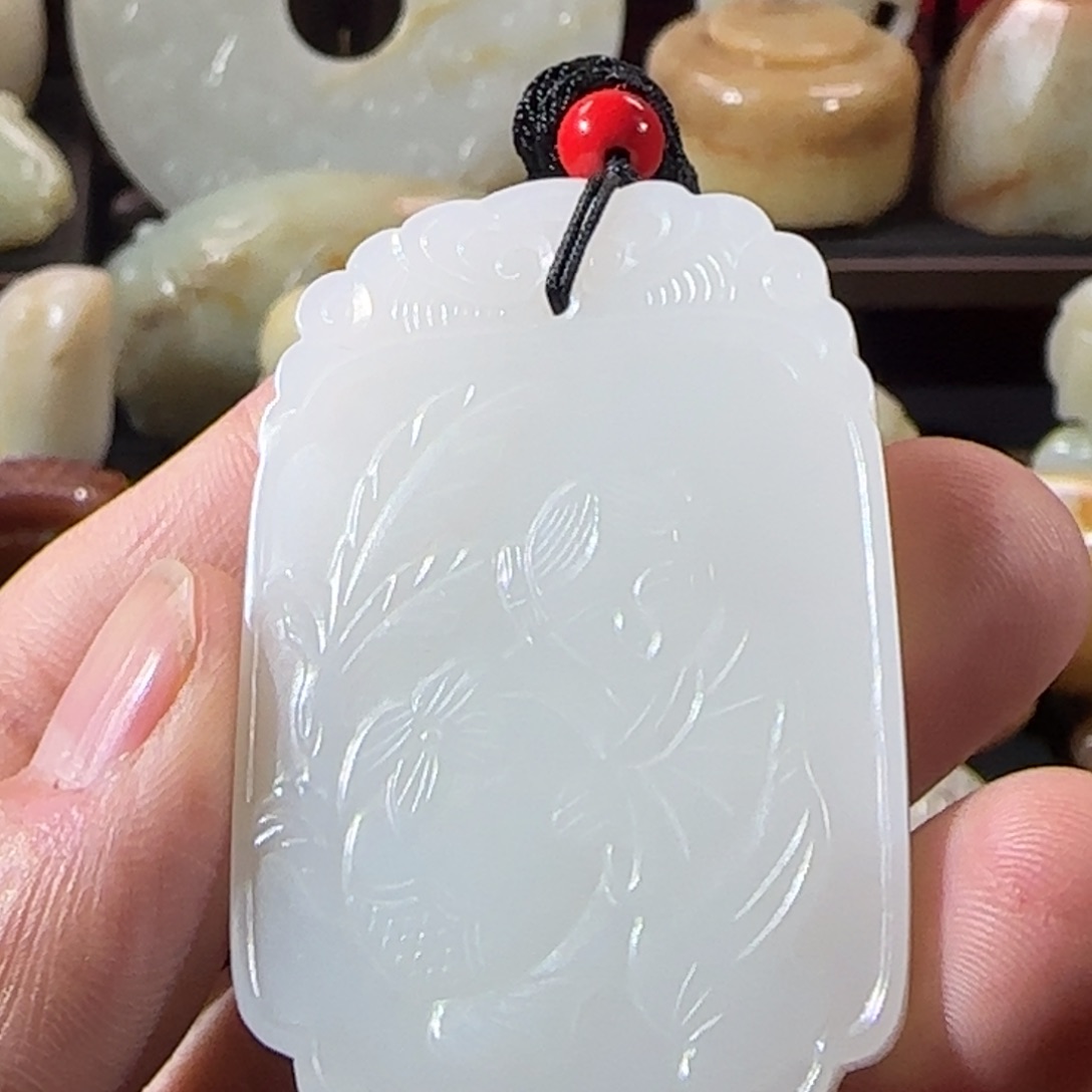 和田玉挂件未镶嵌何**箫