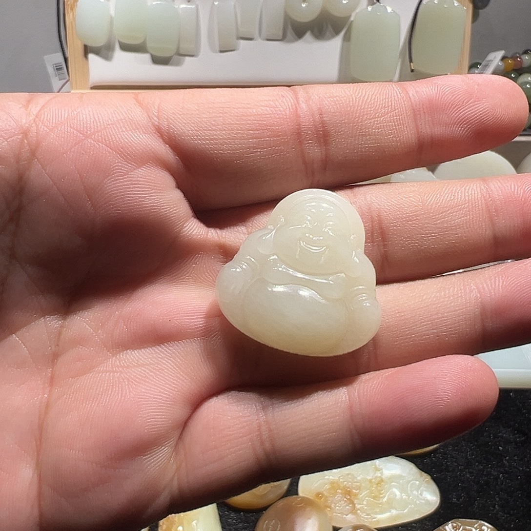 和田玉（糖玉）未镶嵌把件