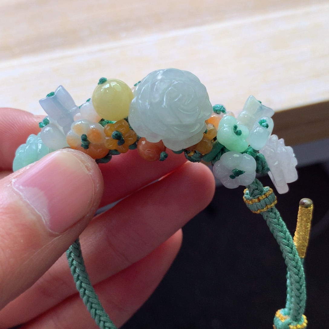 翡翠颈饰未镶嵌吊坠