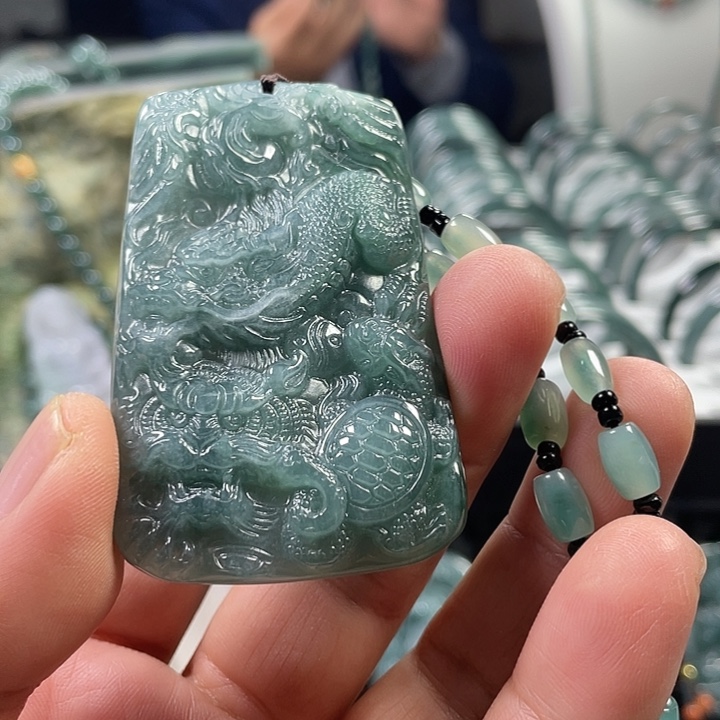 翡翠未镶嵌吊坠(赠链)003