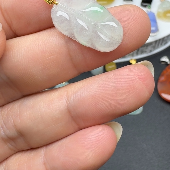 翡翠18K金镶嵌吊坠(不含链)