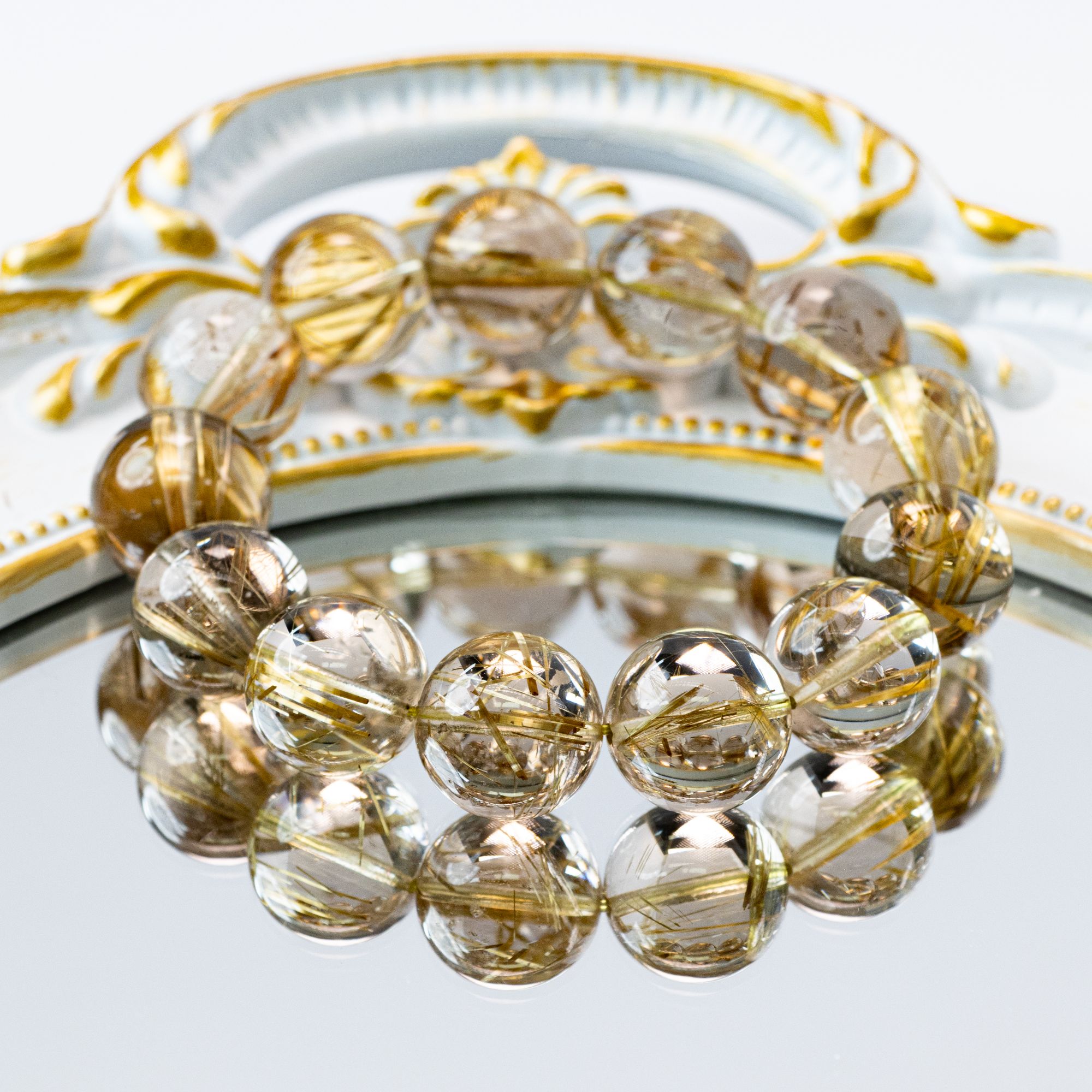 高货钛晶璀璨的金丝在通透的晶体中肆意曼舞蕴藏着徐艺洋水晶手串