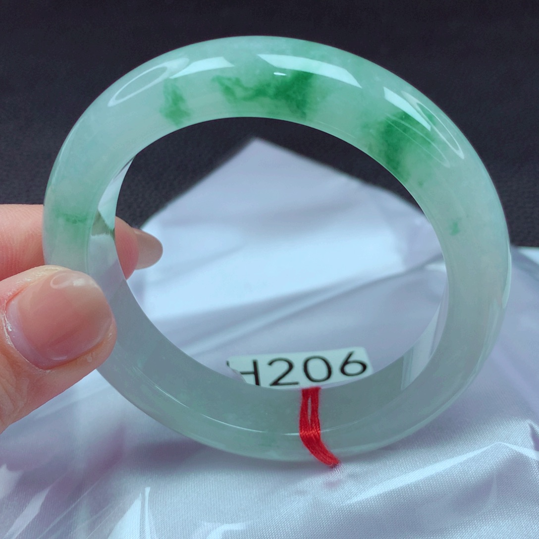 翡翠手镯未镶嵌手镯88