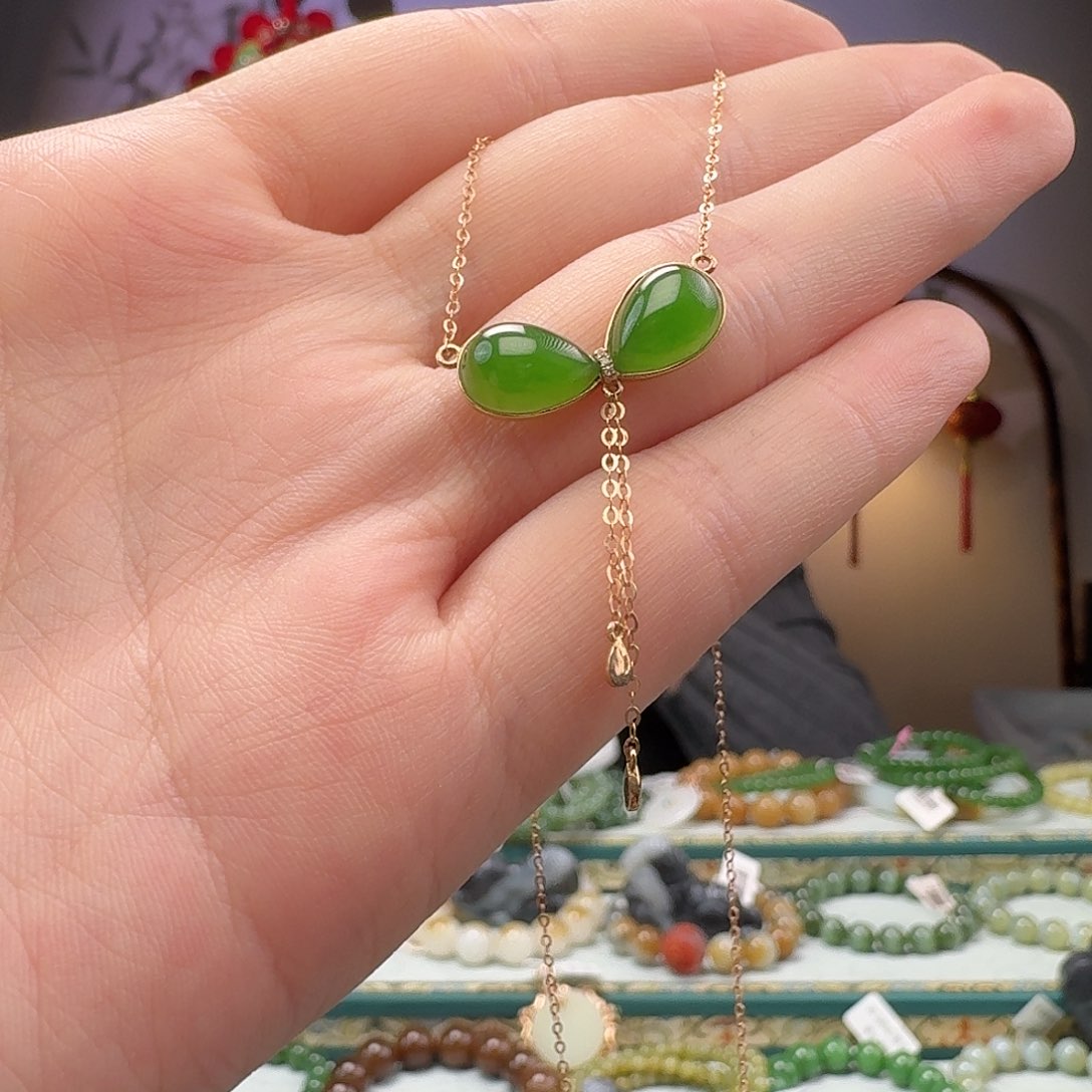 和田玉拍一发一18K金镶嵌