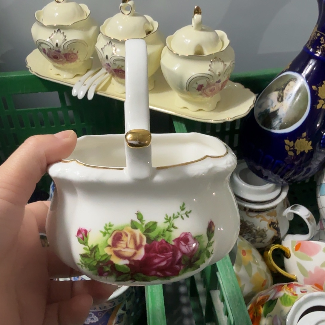 瓷片微瑕………………………………