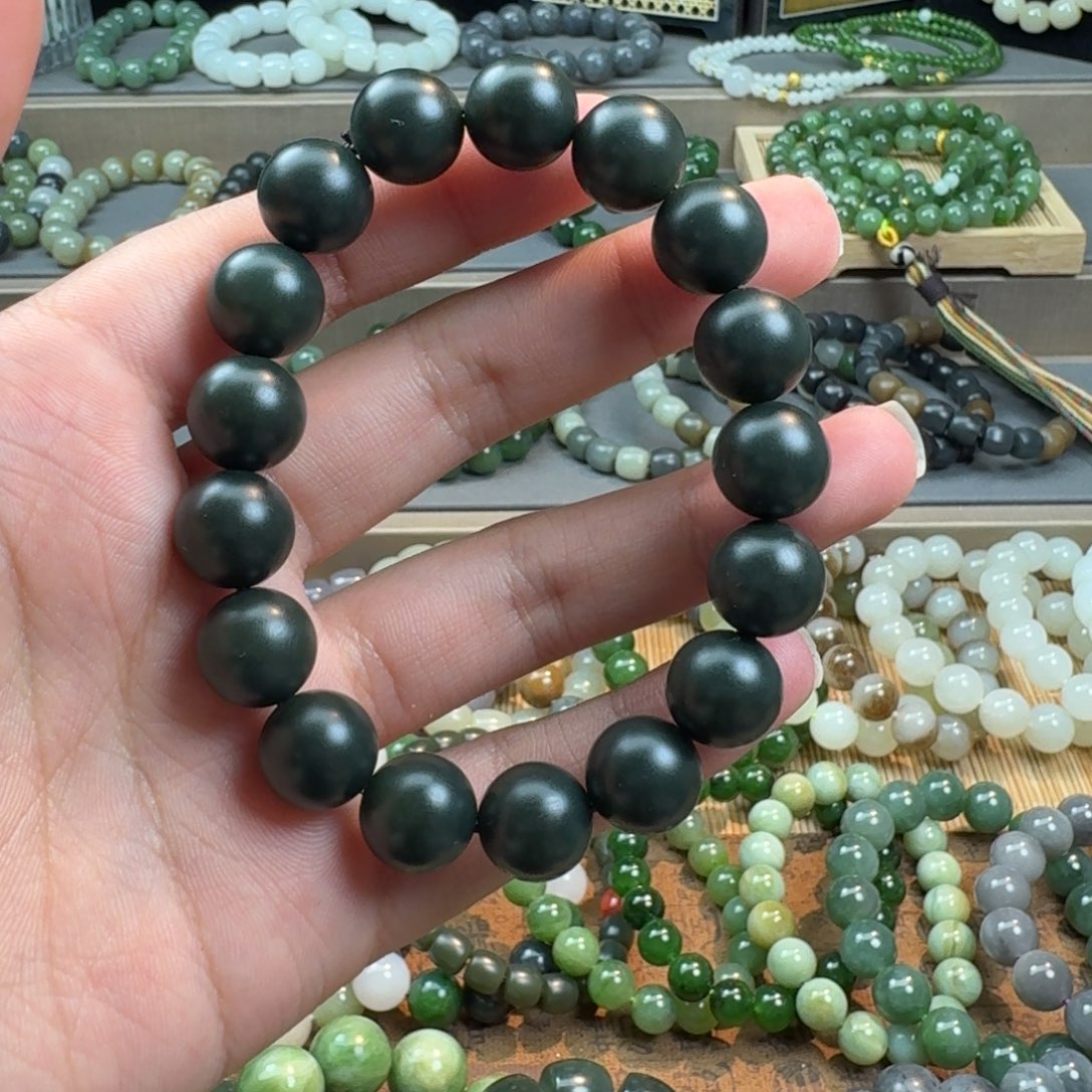 未镶嵌和田玉手链