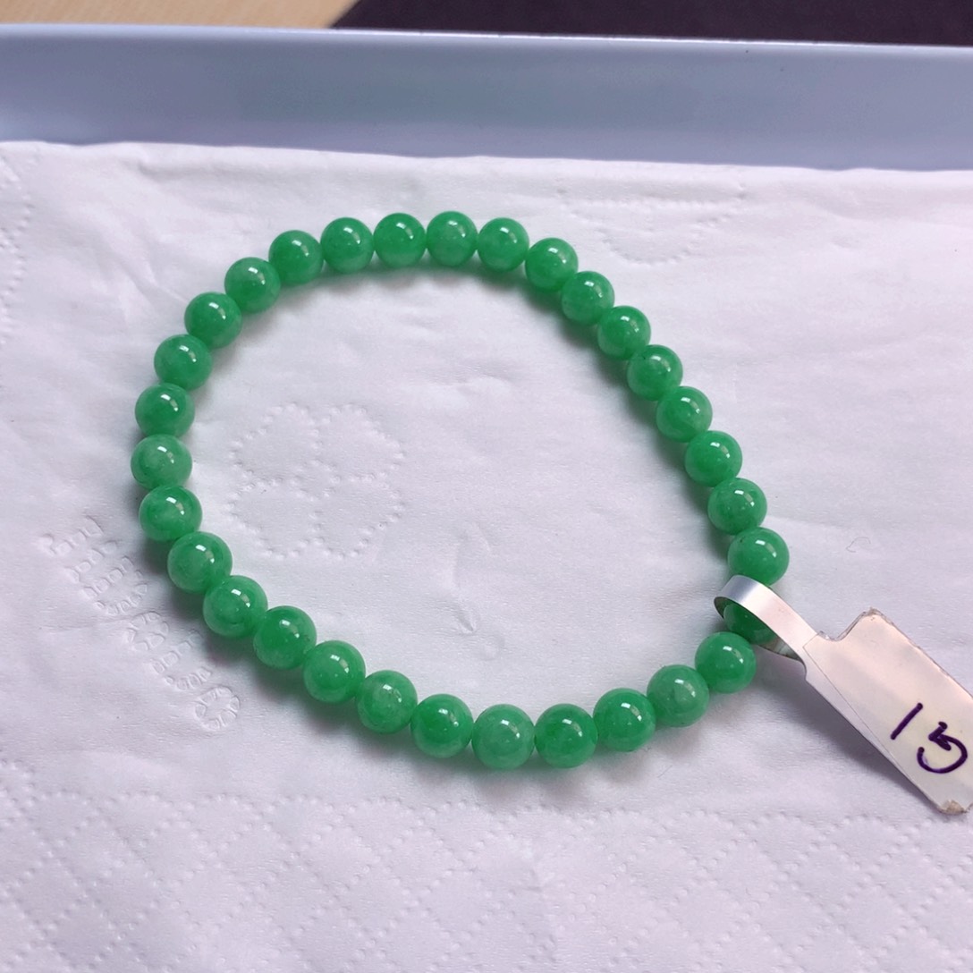 翡翠颈饰未镶嵌翡翠手串