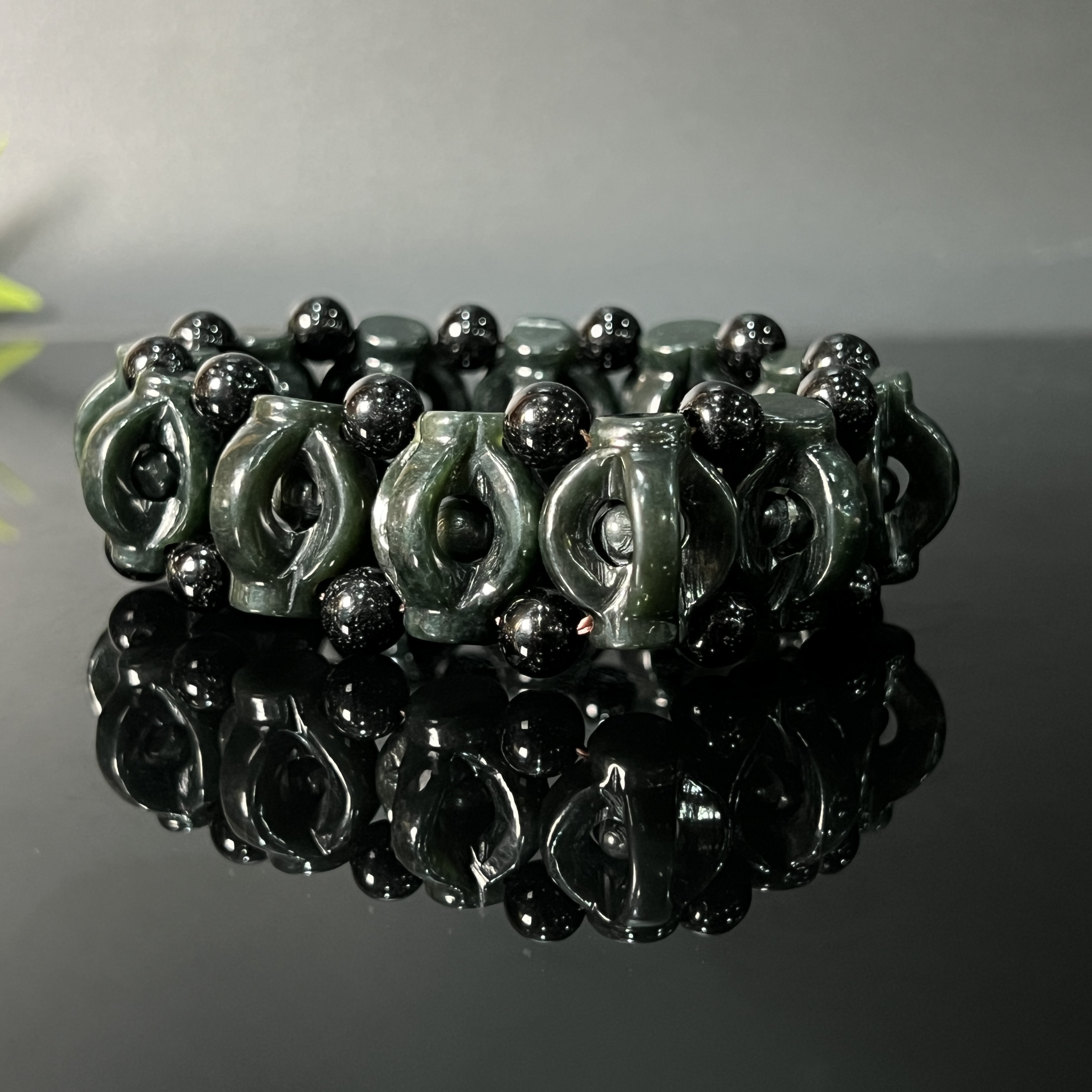 1208GC6679和田玉手串