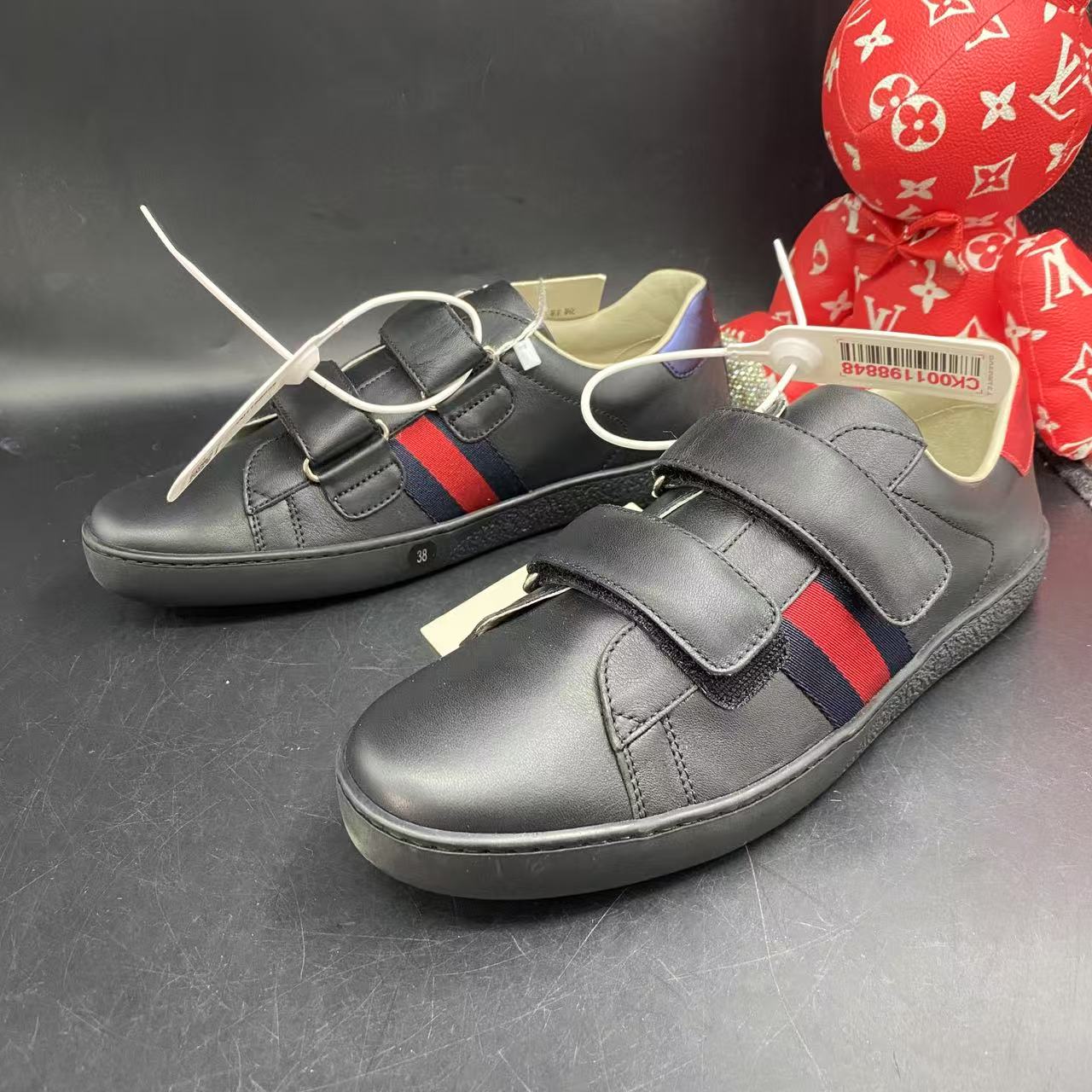 99新 GUCCI/古驰 黑色ACE魔术贴时尚舒适板鞋38欧码kke135