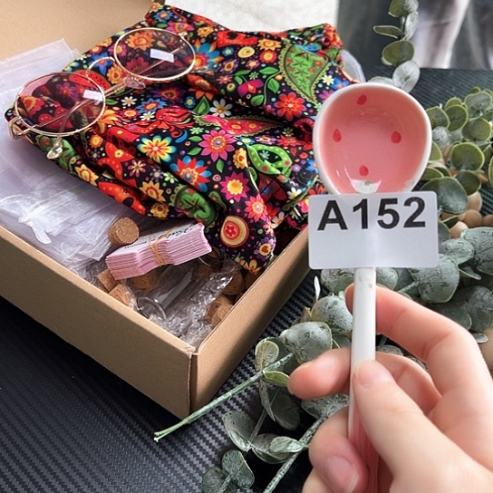 摆件………………………………………………………………