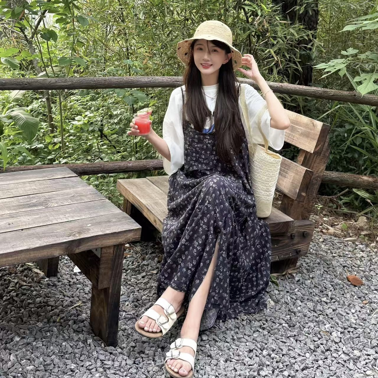 毛小兔2025碎花吊带连衣裙夏季新款宽松设计裙子