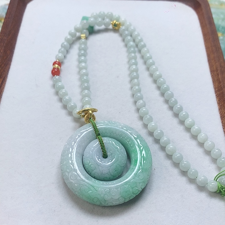 翡翠颈饰未镶嵌吊坠