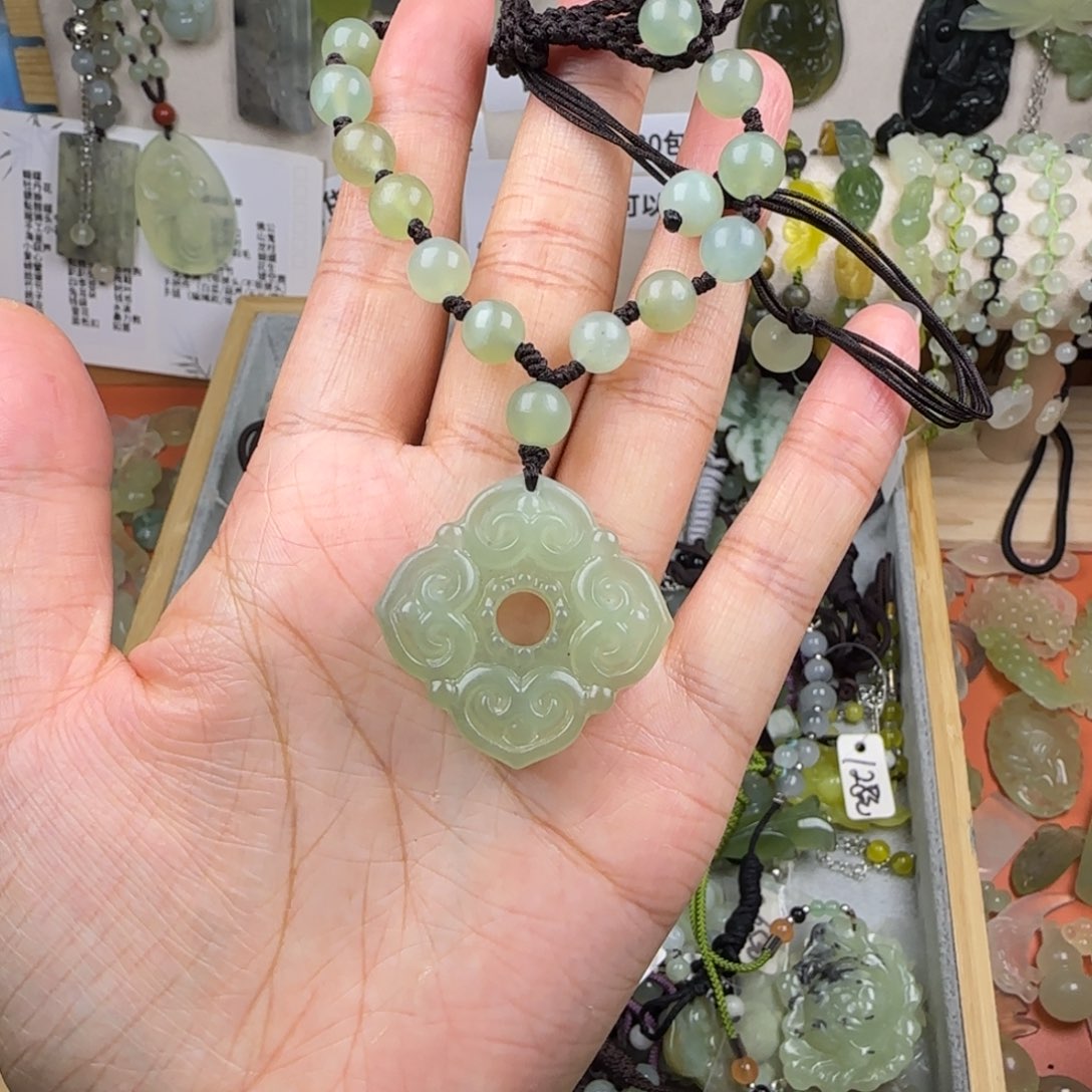 蛇纹石玉饰品未镶嵌