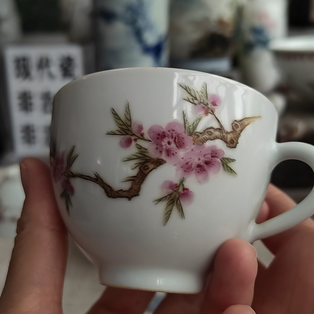 景德镇精美陶瓷摆件