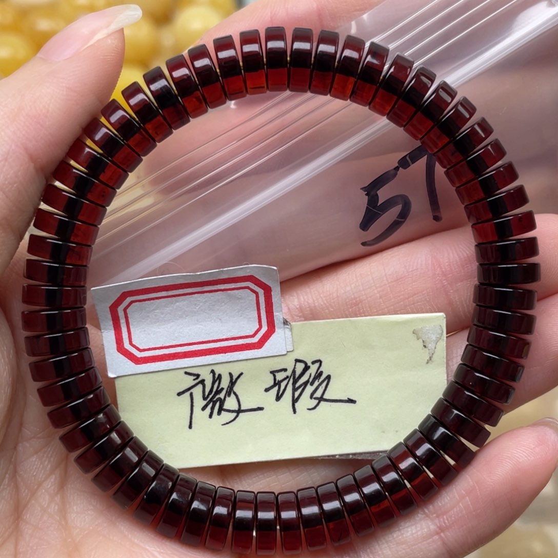 蜜蜡裸石未镶嵌?*菇微瑕